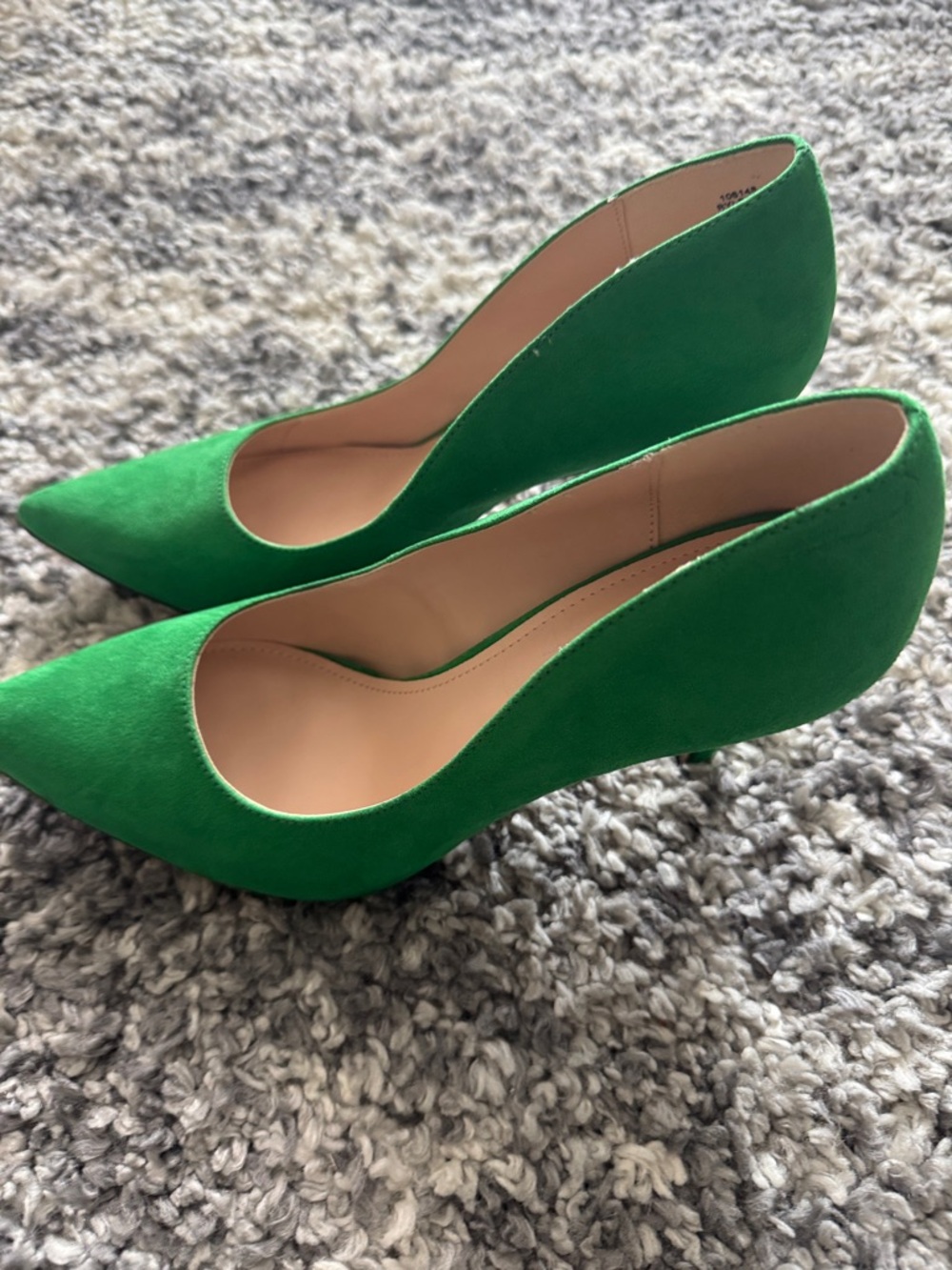 MICHAEL Michael Shannon Green Suede Pointed Toe Pumps - Picture 2 of 7
